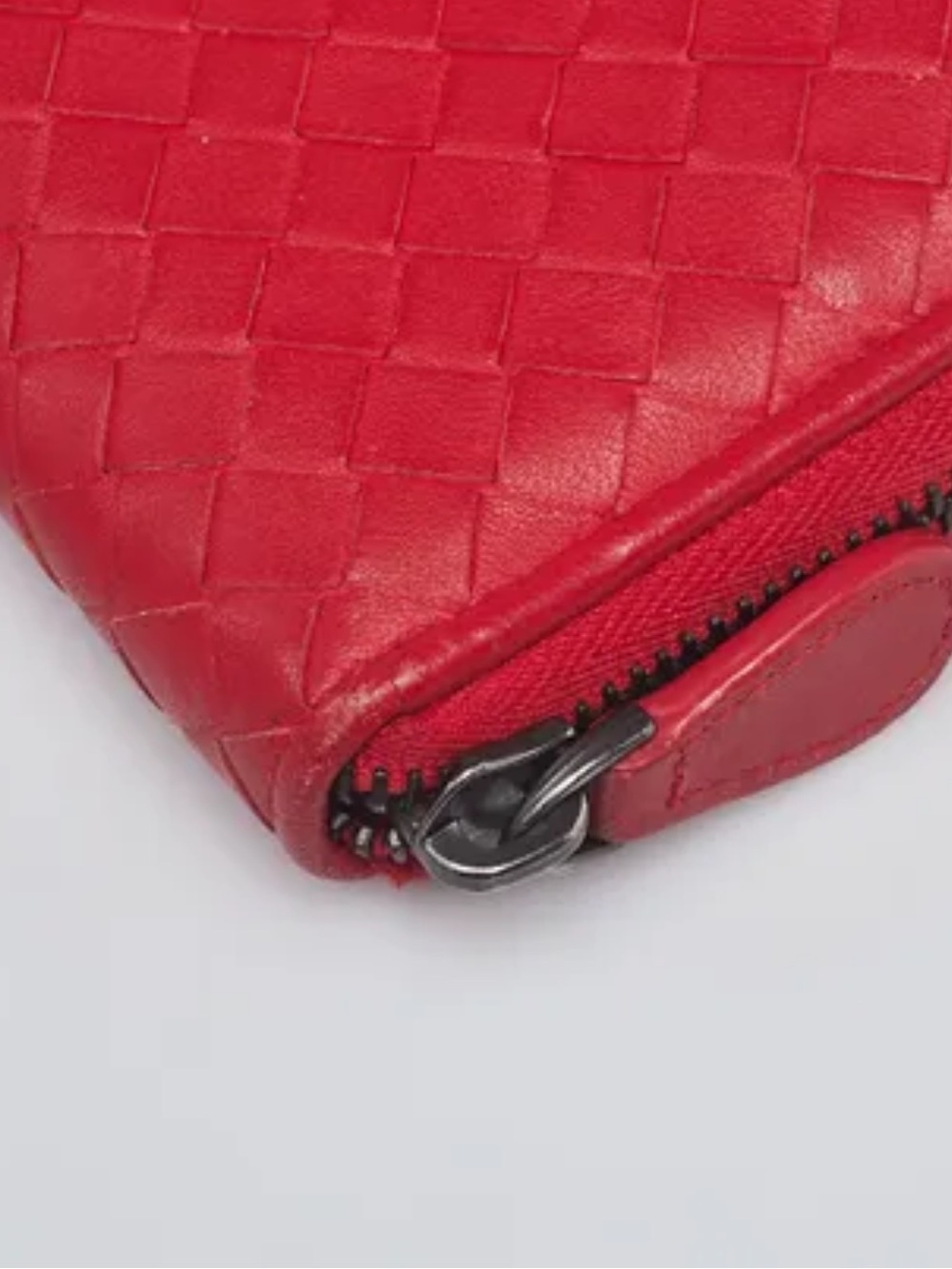 Bottega Veneta Red Leather Zip Wallet - Picture 4 of 8